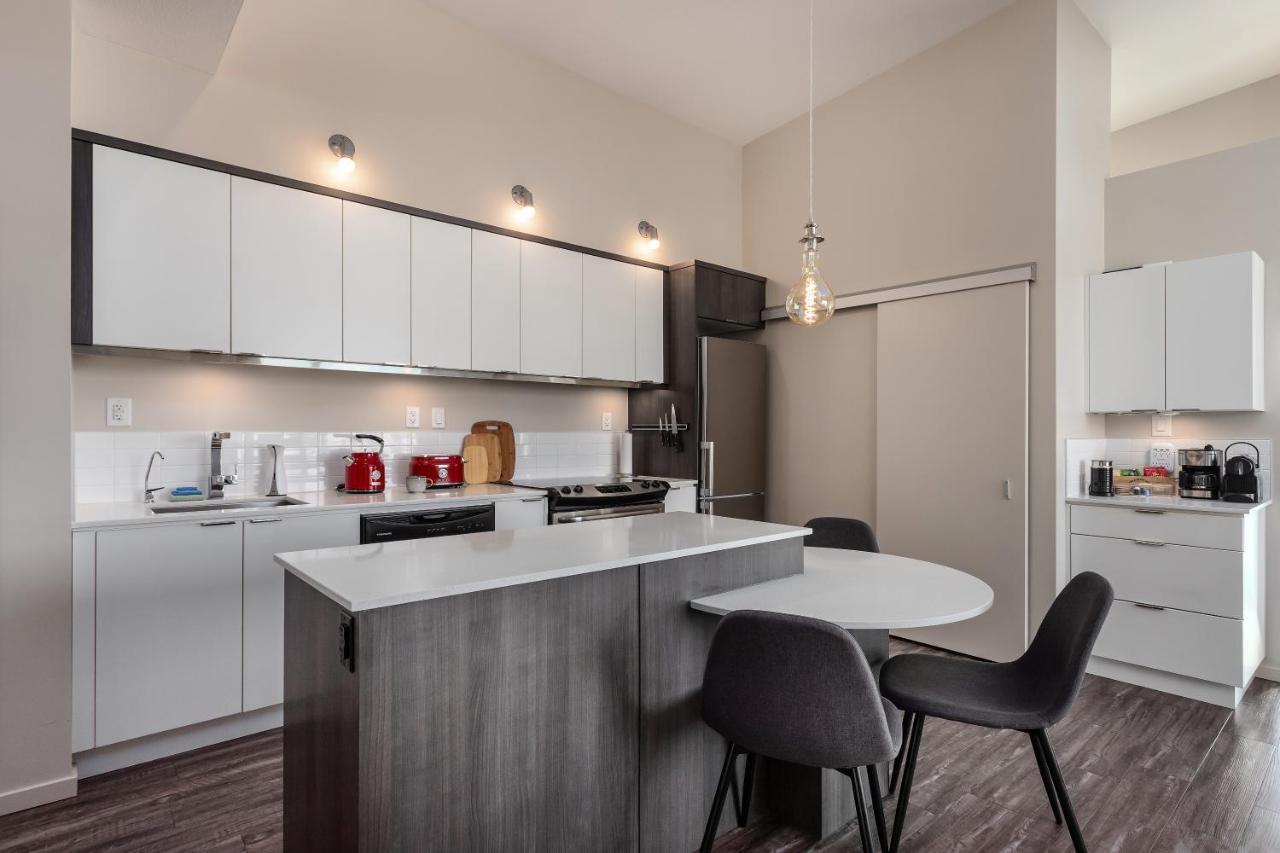 Corner Nest - Luxury Brand New Top Floor 2Bedroom Condo 基洛纳 外观 照片