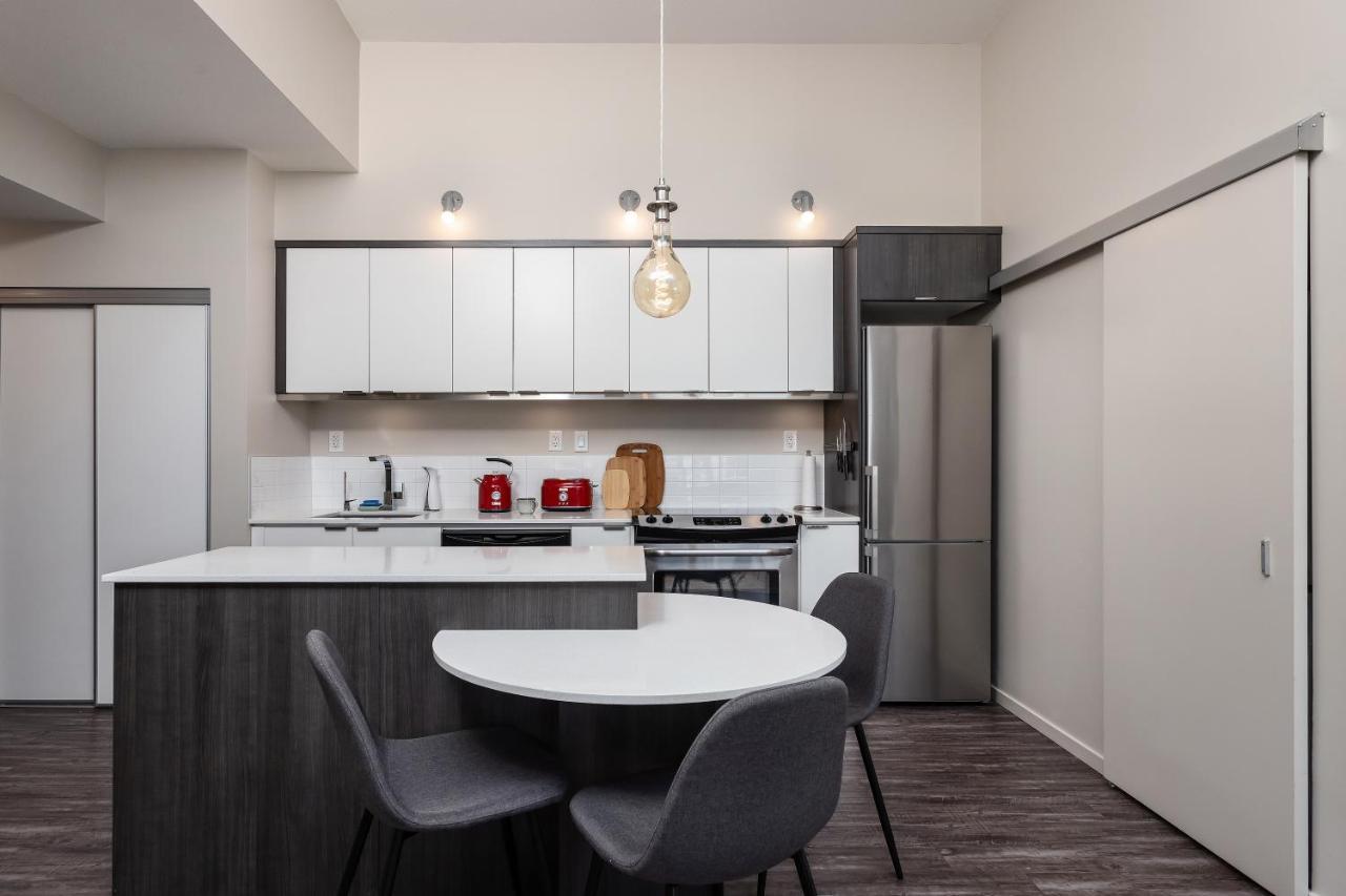 Corner Nest - Luxury Brand New Top Floor 2Bedroom Condo 基洛纳 外观 照片